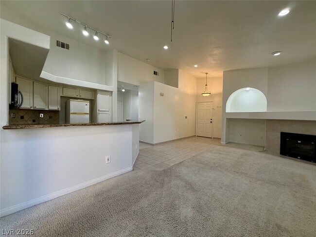 Building Photo - 900 Heavenly Hill Ct