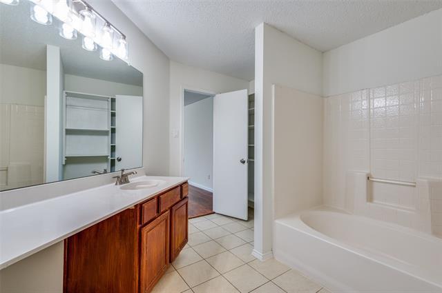 Building Photo - 1940 Helen Ln