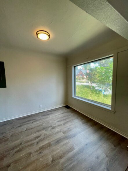 Building Photo - 5543 25th Ave NE