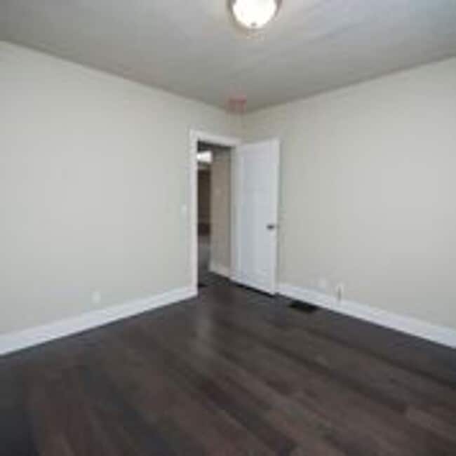 Building Photo - Available June 15!