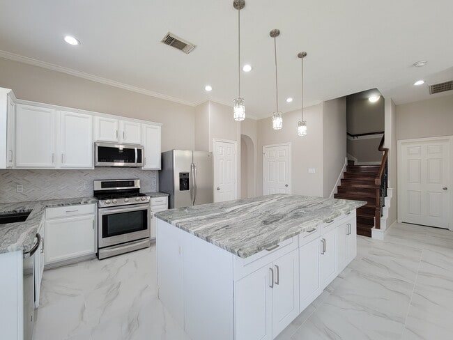 Building Photo - 24534 San Pellino Dr