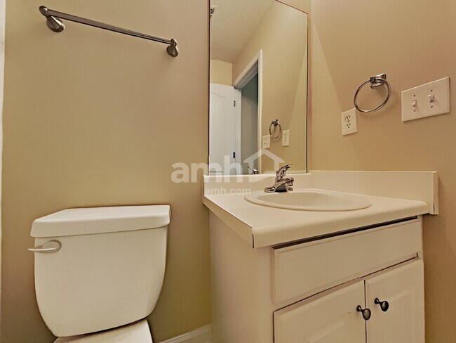 Building Photo - 1428 Box Circle