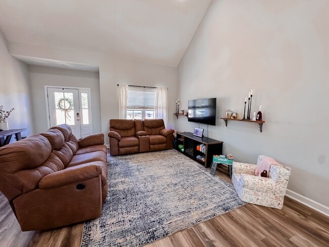 Building Photo - 6454 Self Creek Rd