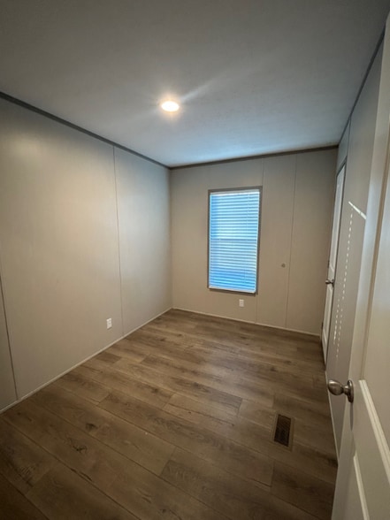 Building Photo - 10301 SE 29th St