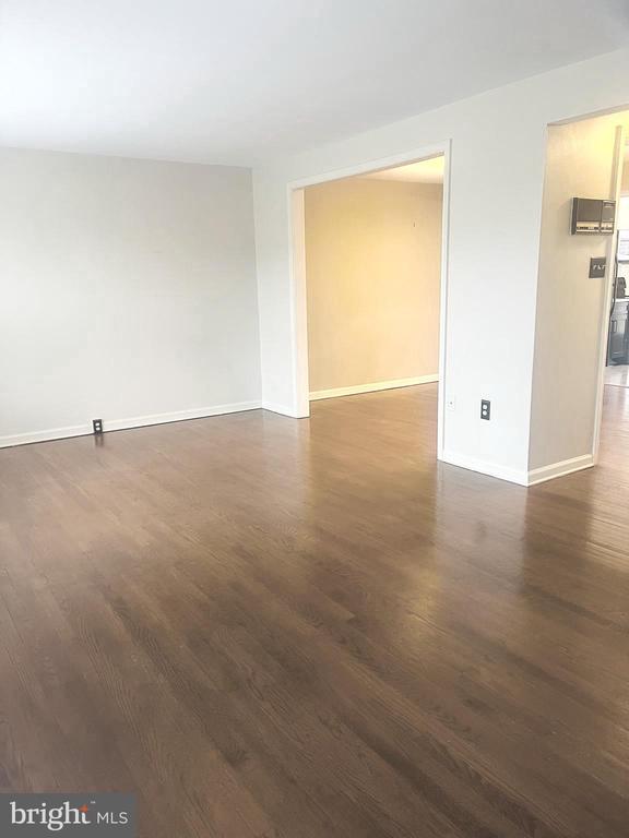 Building Photo - 8024 Hollow Reed Ct