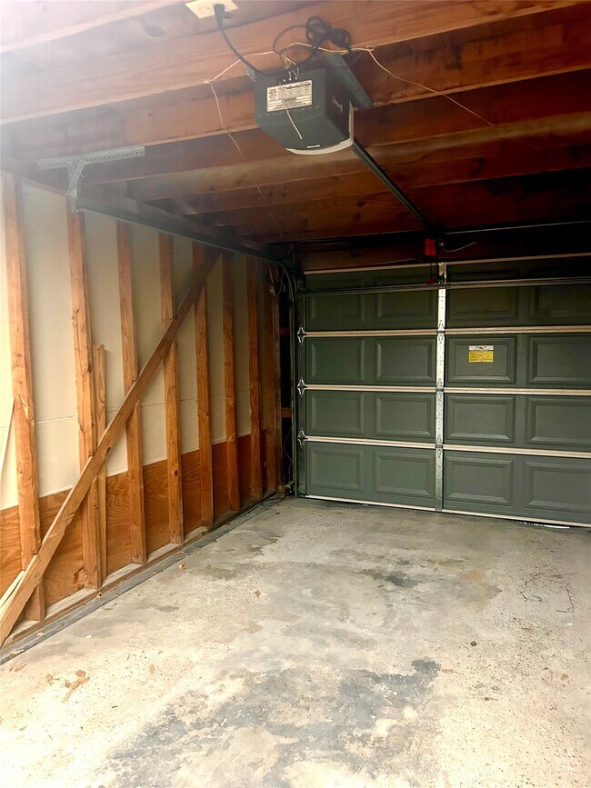 Building Photo - 6485 Burgoyne Rd