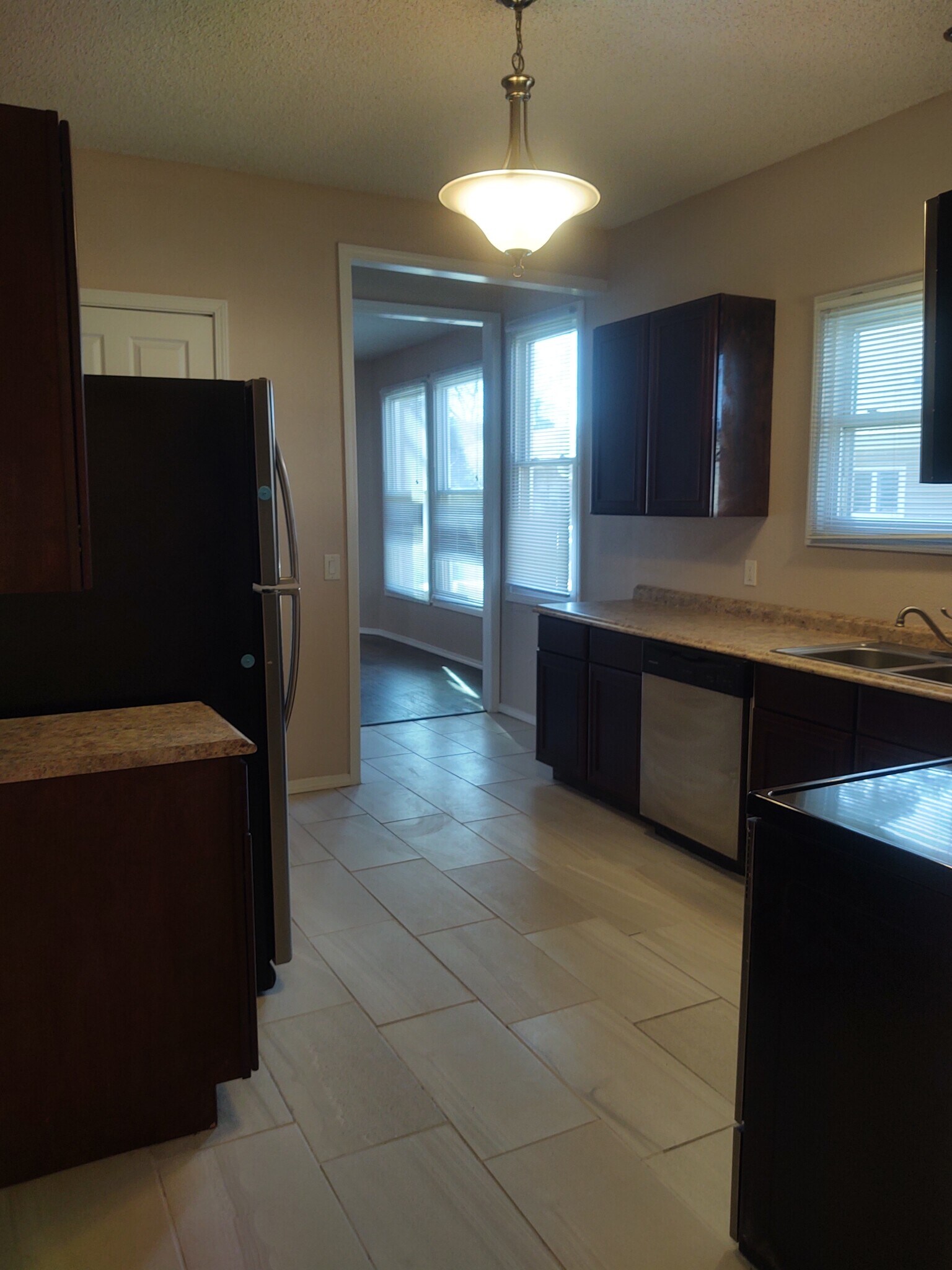 Building Photo - 2819 Tilles Ave