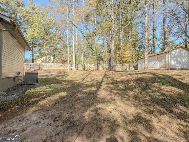 Building Photo - 580 Pineland Cir