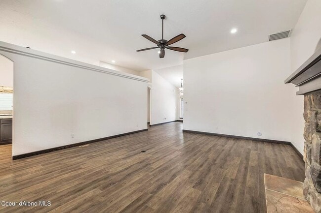 Building Photo - Luxurious Single-Level Rancher in Post Falls