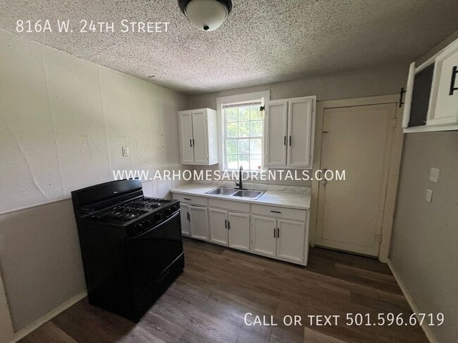 Building Photo - 816A W. 24th Street-