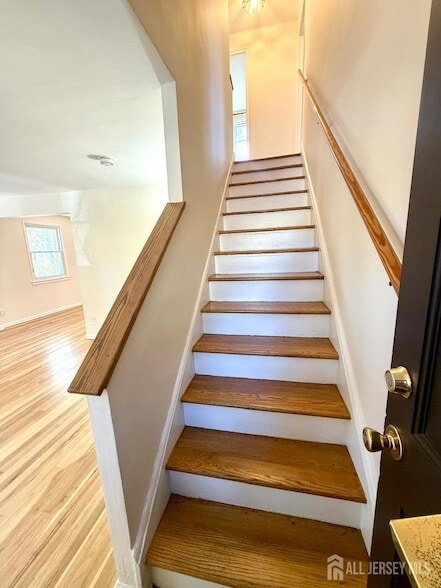 Building Photo - 265 Newman St