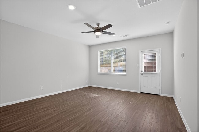 Building Photo - 2325 Whitefish Dr