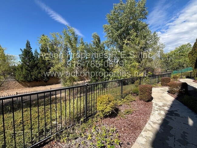 Building Photo - East Roseville - Gated Phoenician - Great ...