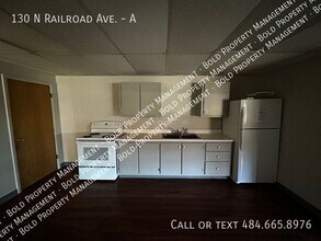 Building Photo - 130 N Railroad St