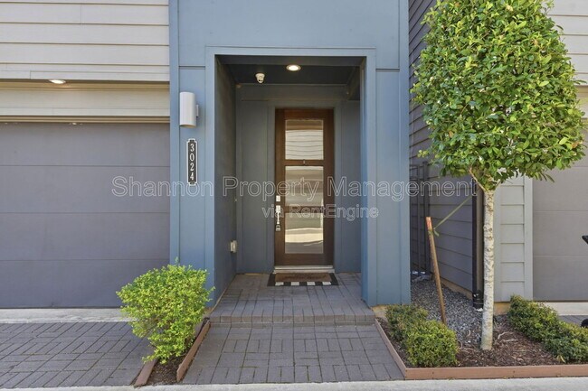 Building Photo - 3024 Charline