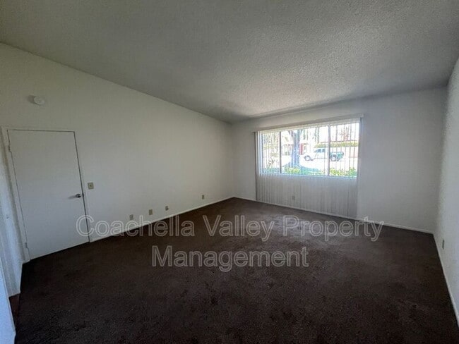 Building Photo - 567 N Hermosa Dr