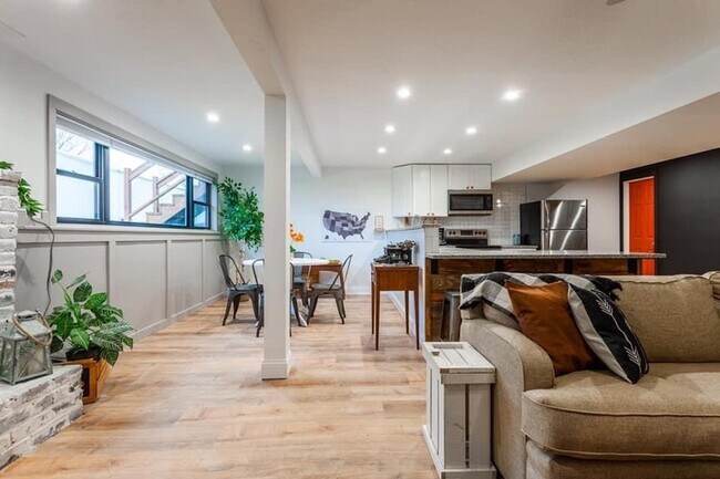 Building Photo - 21609 Little John Dr