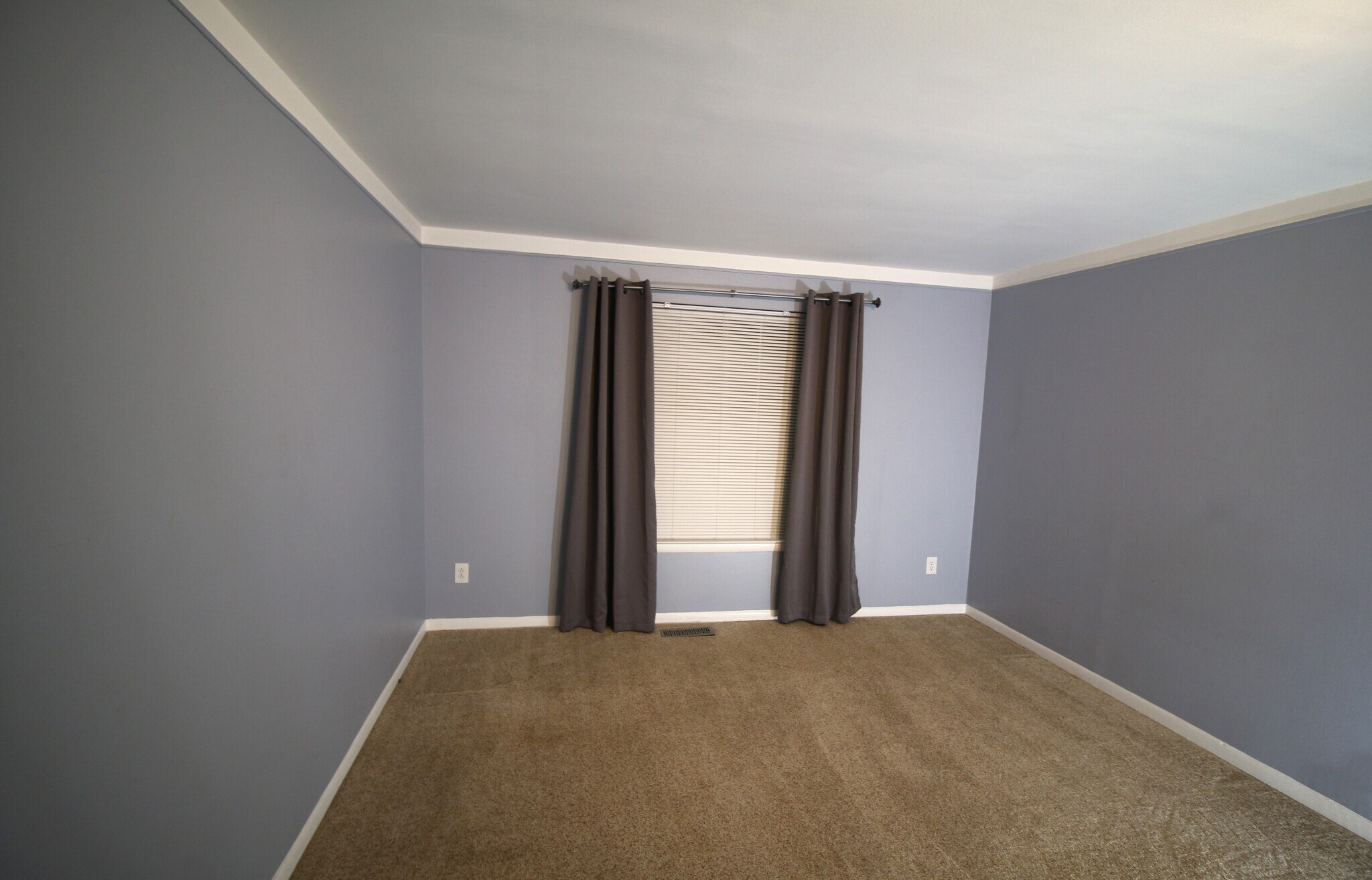 Building Photo - 480 Fox Hills Dr N