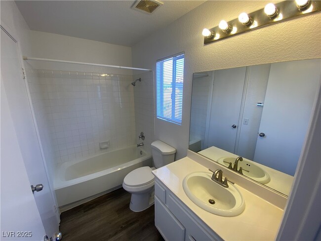 Building Photo - 9633 Rancho Palmas Dr
