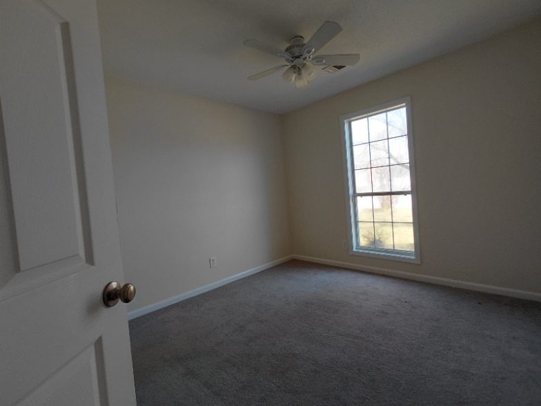 Building Photo - 211 Crakston Ct