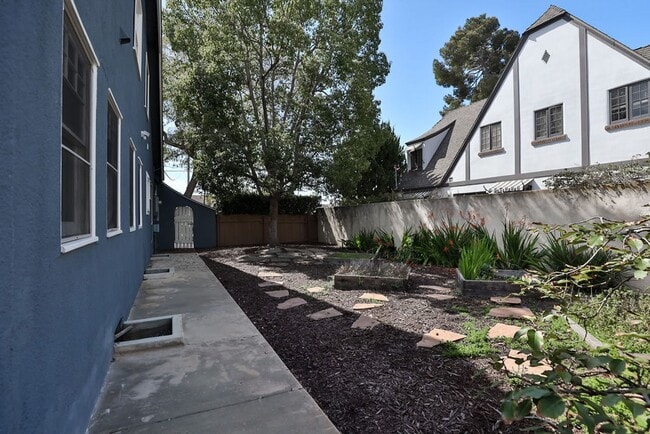 Building Photo - 1020 Madison Ave