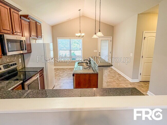 Building Photo - 103 Rolling Knoll Ct