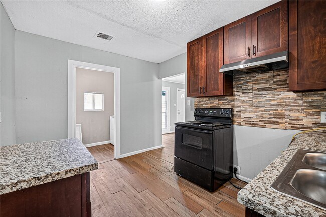 Building Photo - 4118 Sunflower St