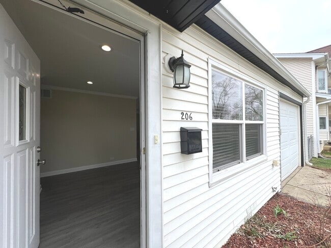 Building Photo - 206 Raupp Blvd