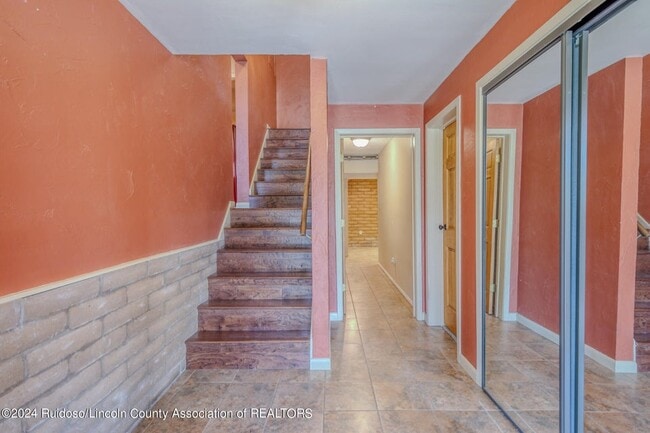 Building Photo - 109 Snowcap Dr