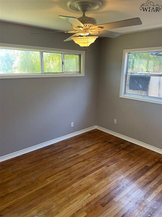 Building Photo - 4300 Barnett Dr