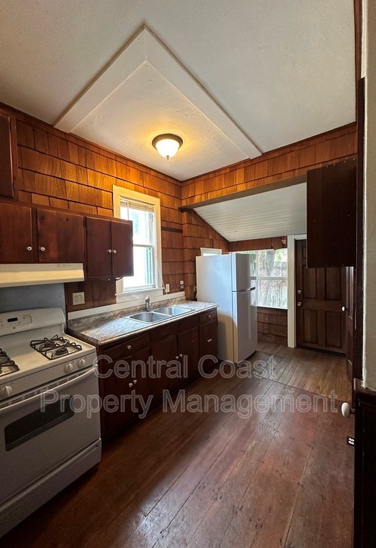 Building Photo - 205 15th St
