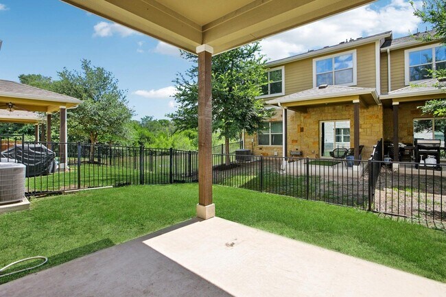 Building Photo - 516 E Slaughter Ln