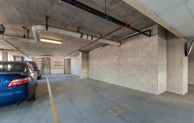 Building Photo - 2BR/2BA Skylofts Condo with Balcony & Garage Parking