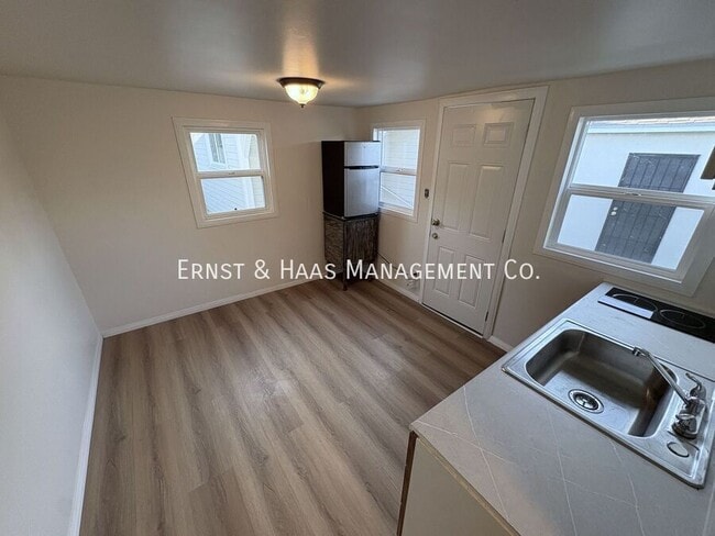 Building Photo - 15334 Orizaba Ave