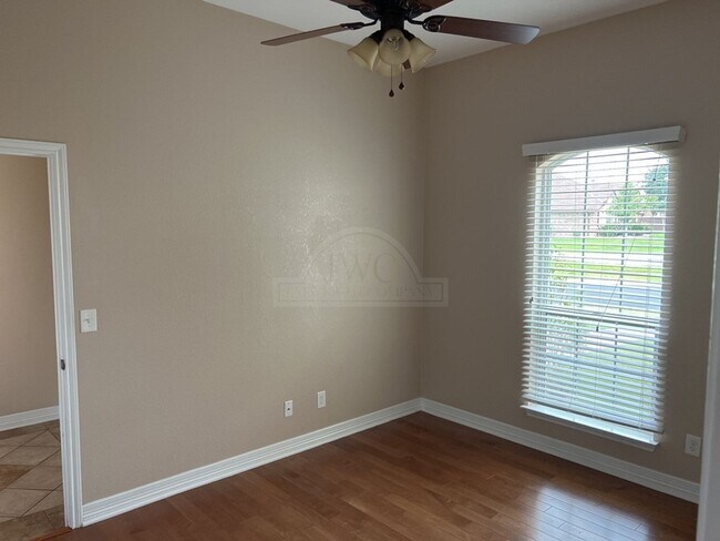 Building Photo - 6008 Bedrock Dr