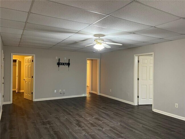 Building Photo - 2476 Sewell Mill Rd