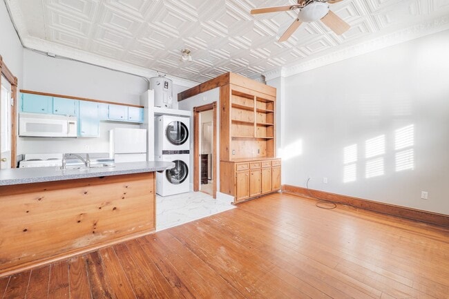 Building Photo - Heart of the Fan "True Studio" Apartment f...