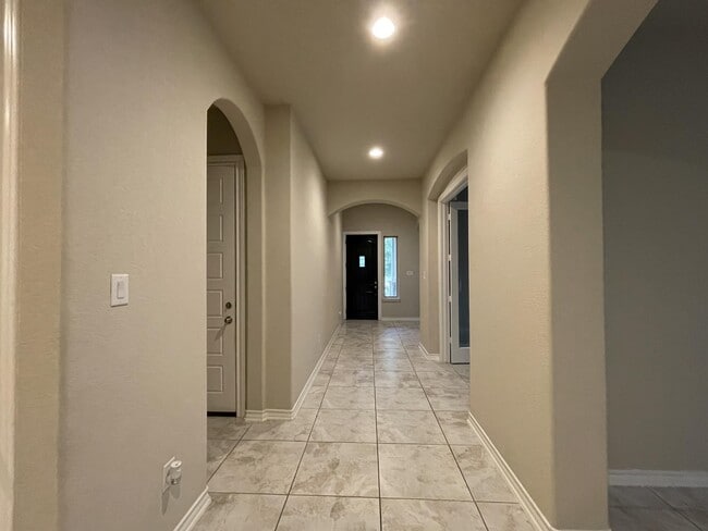 Building Photo - 2826 Winter Gorge