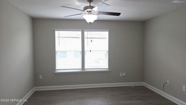 Building Photo - 721 Narvarez Ave