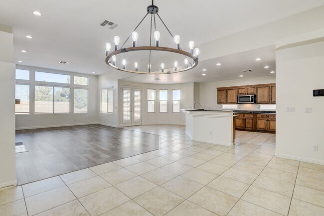 Building Photo - Single Family Home on 20k SQFT Lot in Gated Community