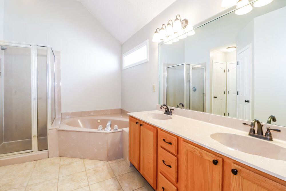 Building Photo - 1562 Appling Wood Cove N