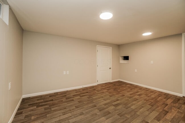 Building Photo - 2084 Belcher Dr