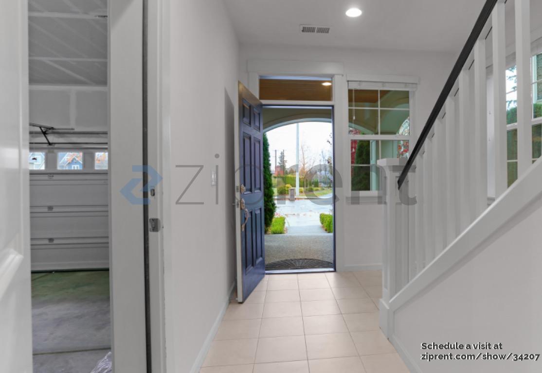 Building Photo - 18329 43rd Dr SE