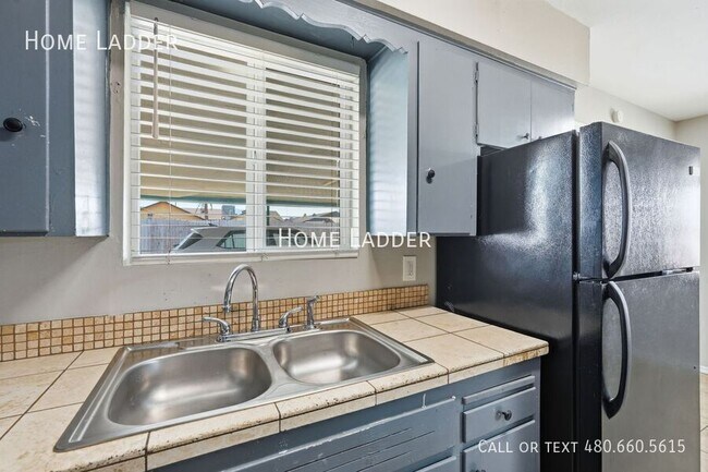 Building Photo - 6747 N 26th Ave