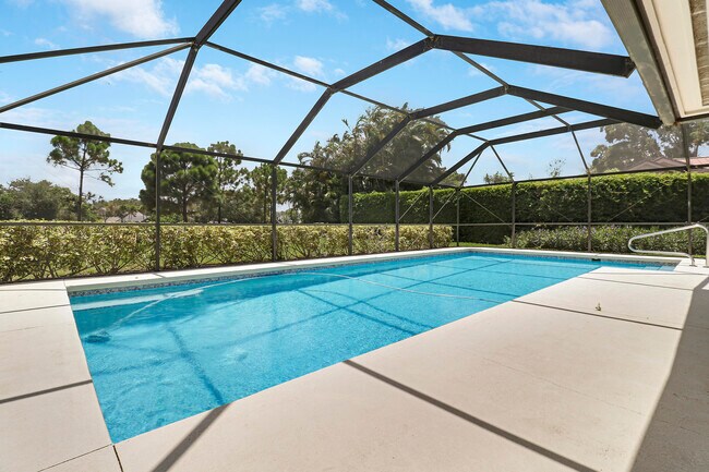 Building Photo - 5740 SE Winged Foot Dr