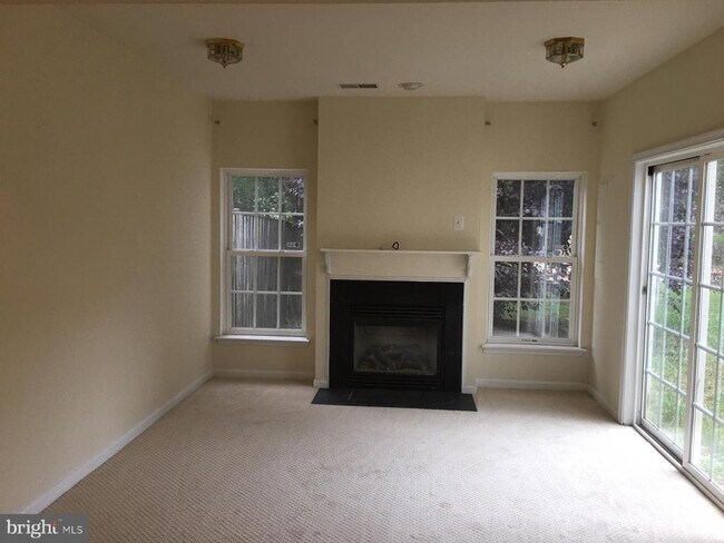Building Photo - 24656 Kings Canyon Square