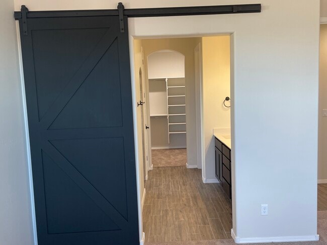 Building Photo - 5208 Bullseye Rd NE