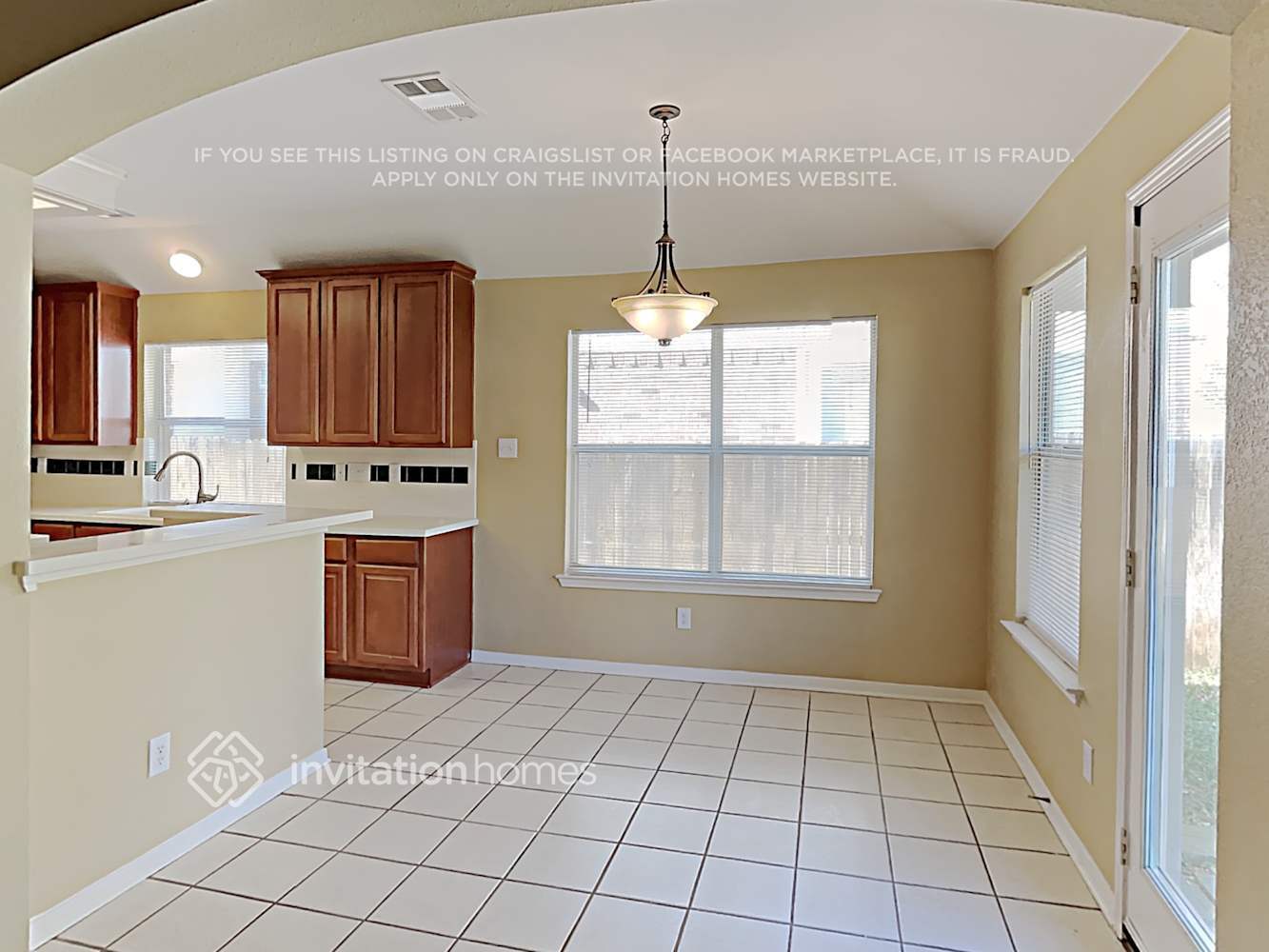 Building Photo - 613 Chestnut Dr