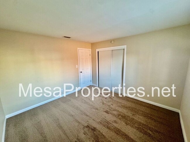 Building Photo - 173 Brown Dr