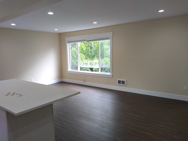 Building Photo - 9020 18th Ave SW